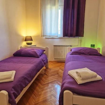Apartament Mare-peroj