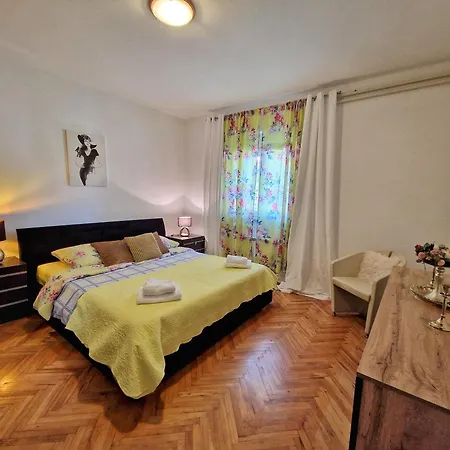 Apartament Mare-peroj *