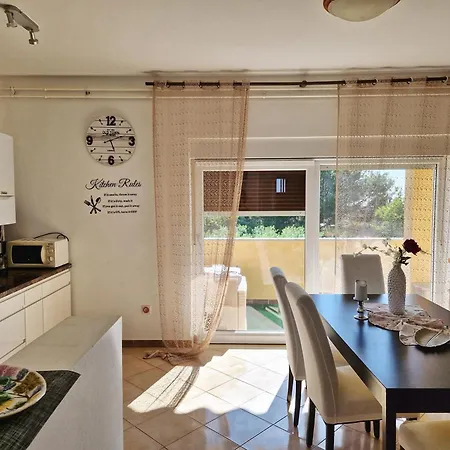 Mare-peroj * Vodnjan