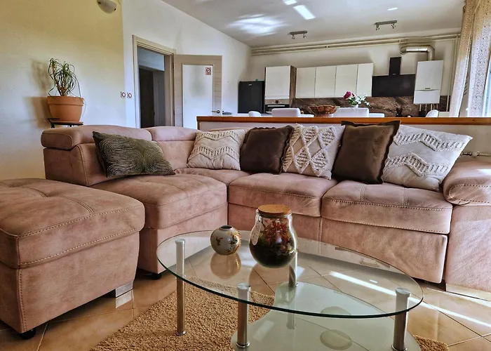 Mare-peroj 아파트 보드냔